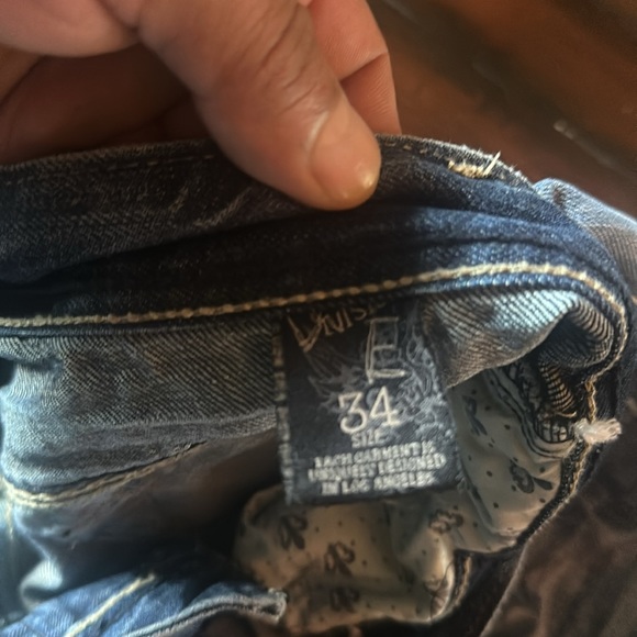 Distressed denim jeans - Picture 4 of 6